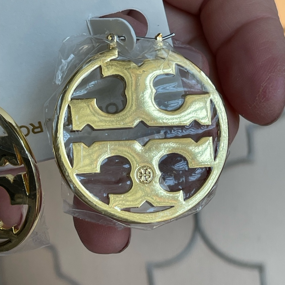 Tory Burch Gold and Green Circle Earrings - Picture 6 of 8